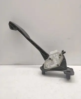 Volvo V70 Accelerator throttle pedal 30666660 6PV00853700