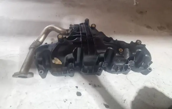 Skoda Superb B6 (3T) Intake manifold 03L129711A