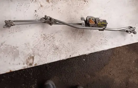 Opel Zafira A Front wiper linkage 