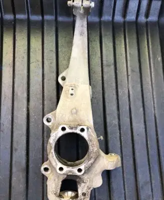 Infiniti FX Front wheel hub EQWEQWQ