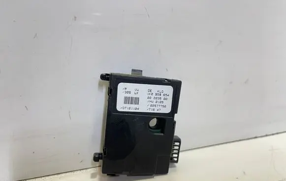 Volkswagen Touran I Steering angle sensor 00203500 1K0959654