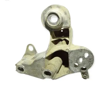Volkswagen PASSAT B5 Engine mounting bracket 4b0199352b