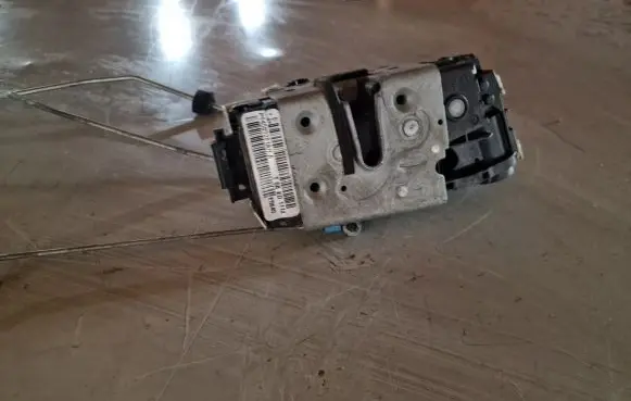 Chrysler Town & Country V Front door lock P04589281AH