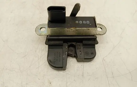 Seat Toledo III (5P) Tailgate/trunk/boot lock/catch/latch 5P5827505