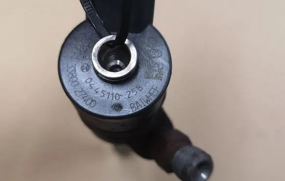 Hyundai Tucson JM Fuel injector 0445110258