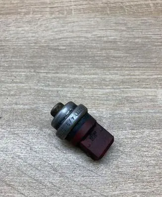 Volkswagen Golf II Coolant temperature sensor 251919369C