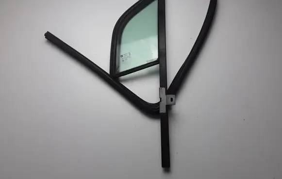 Opel Mokka Front triangle window/glass 43R000055