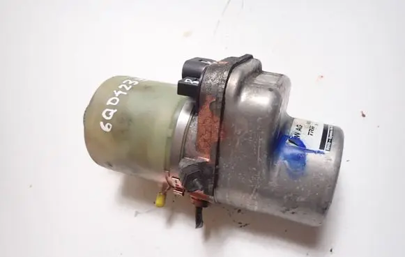 Skoda Fabia Mk2 (5J) Power steering pump 6R0423156 6Q0423371