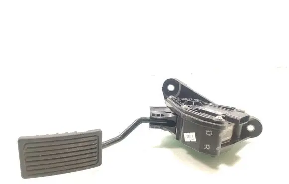 Honda CR-V Accelerator throttle pedal