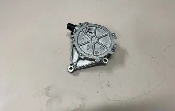 BMW X5 F15 Vacuum pump 7622380