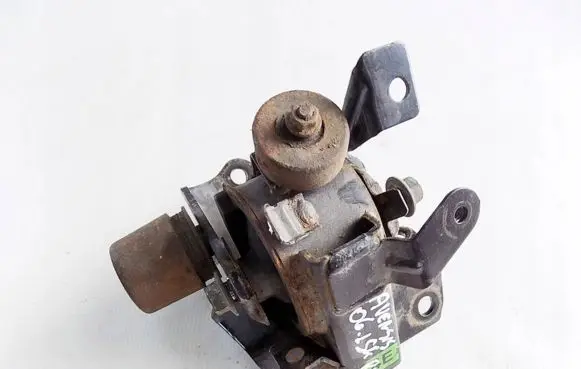 Toyota Avensis T250 Engine mount bracket