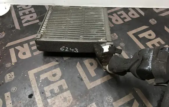 Mitsubishi Pajero Air conditioning (A/C) radiator (interior) 09F29A589