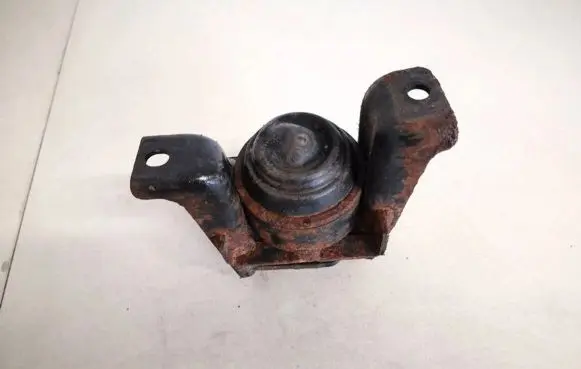Toyota Corolla E120 E130 Engine mount bracket