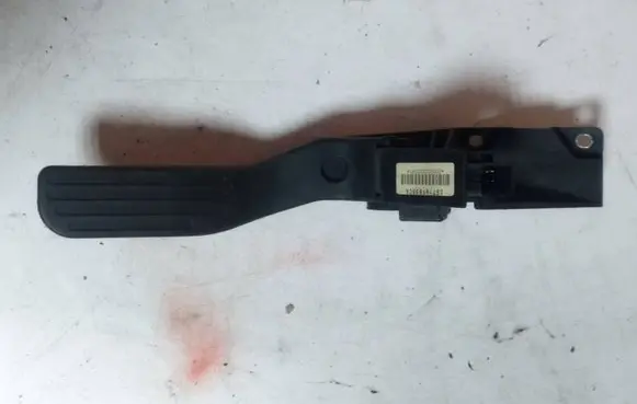 Ford Mondeo Mk III Accelerator throttle pedal 2S719F836CA 208000000091