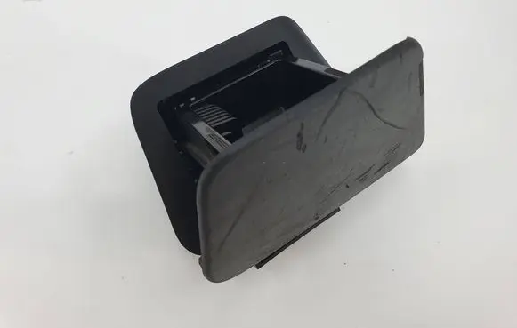 Land Rover Range Rover L322 Rear door ashtray 8263670