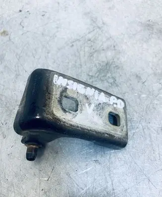Opel Insignia A Front door upper hinge A046574