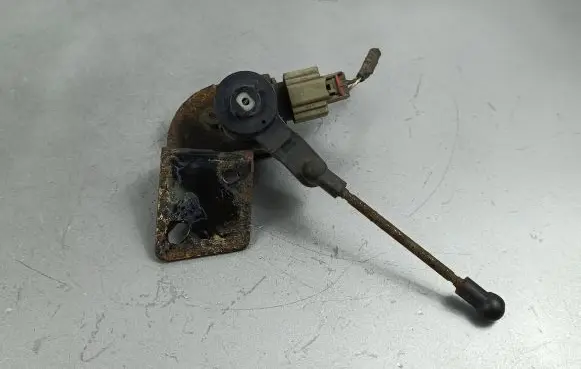 Jeep Grand Cherokee Air suspension front height level sensor 