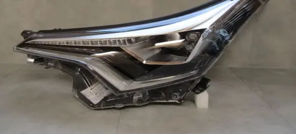 Toyota C-HR I Headlight/headlamp 2704201 17665F 81150F4071