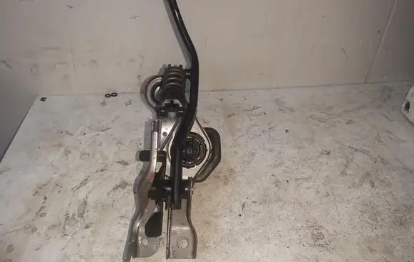 Volvo XC60 Clutch pedal 31302244