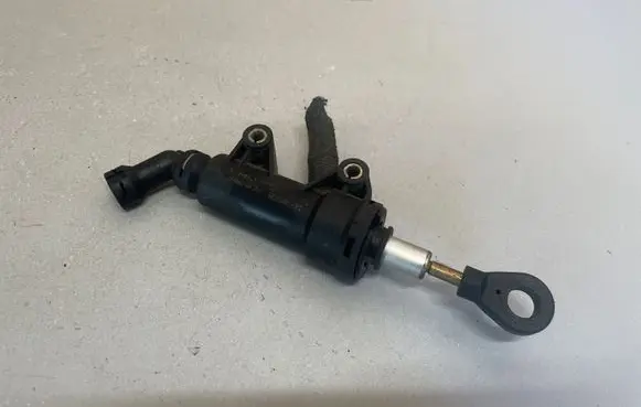 Clutch slave cylinder