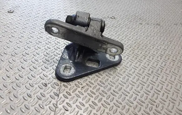 Mercedes-Benz E W211 Front door upper hinge