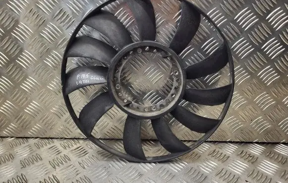 Volkswagen PASSAT B5 Fan impeller 058121301B