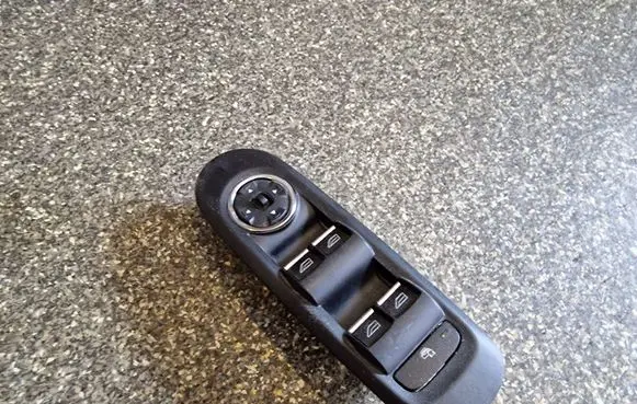 Ford Mondeo MK IV Electric window control switch