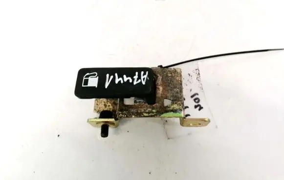 Chevrolet Epica Fuel tank opening switch 