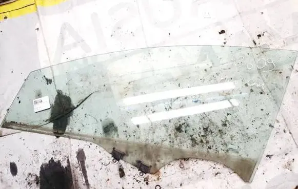 Honda Civic Front door window glass four-door as2