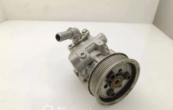 Volkswagen Transporter - Caravelle T5 Power steering pump 06H145255E