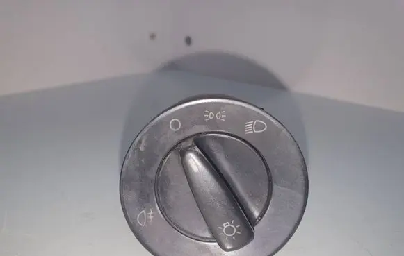 Volkswagen PASSAT B5 Light switch 1C0941531 04052030