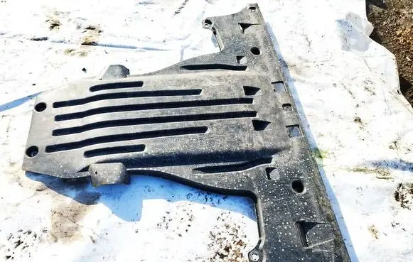 Audi Q4 e-tron Engine splash shield/under tray 1EA825901E