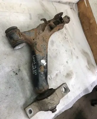 Lexus IS 220D-250-350 Front lower control arm/wishbone