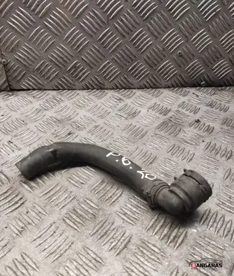Volkswagen PASSAT B6 Engine coolant pipe/hose