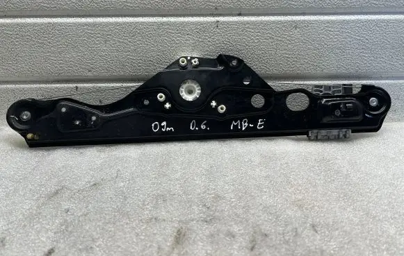 Mercedes-Benz E W211 Rear door window regulator with motor 2117300246