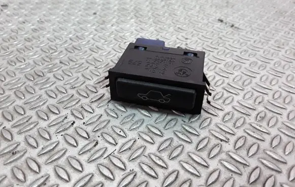 BMW 5 E39 Tailgate opening switch 8365579