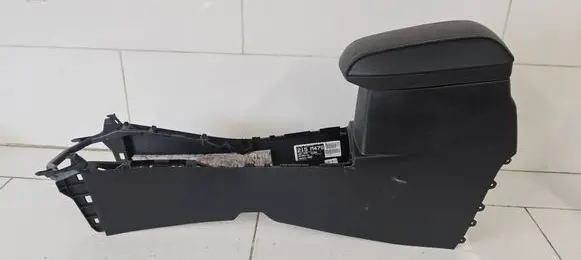 Toyota Auris E180 Armrest 5891002160