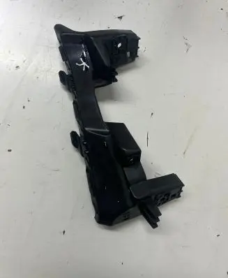 KIA Sportage Front bumper mounting bracket F1000