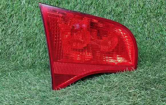 Audi A4 S4 B7 8E 8H Tailgate rear/tail lights 8E9945093