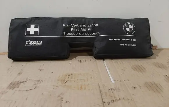 BMW 5 F10 F11 First aid kit 8270015 131645V