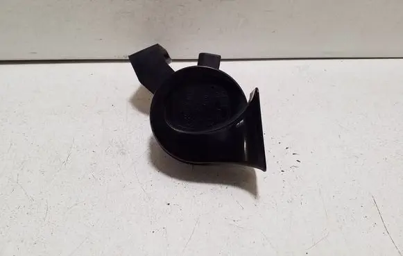 Audi Q3 8U Horn signal 8U0951210