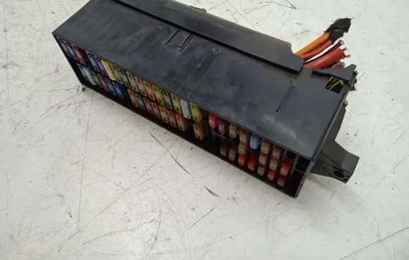 Seat Ibiza IV (6J,6P) Fuse module 49126J1534763 04100748