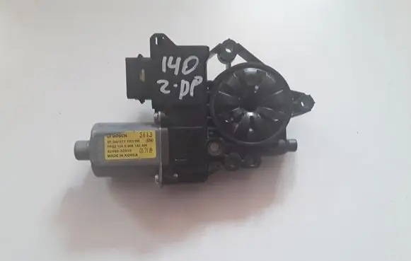 Hyundai i40 Front door window regulator motor 824603Z010