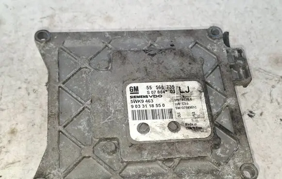Opel Astra J Engine control unit/module 55568735 5WK9463 9033118550