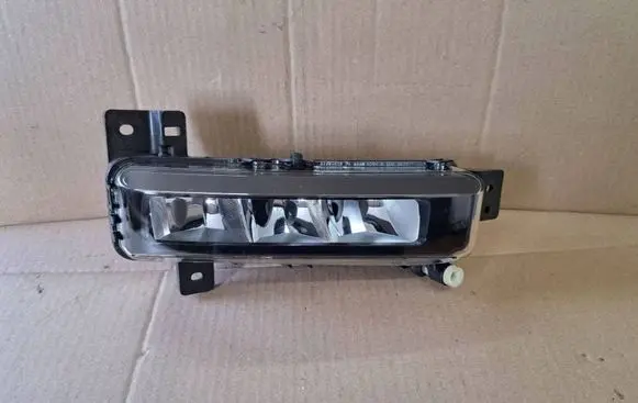 BMW 3 G20 G21 Front fog light 7433788