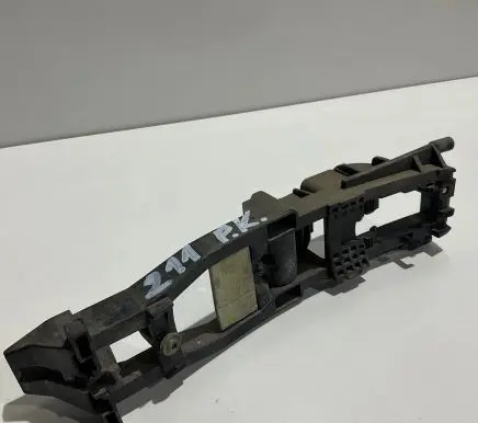 Mercedes-Benz E W211 Front door exterior handle/bracket 