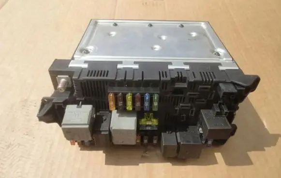 Mercedes-Benz E W211 SAM control unit A2115459001