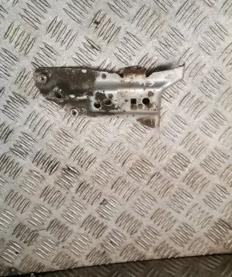 Audi A3 S3 8P Fender mounting bracket 8p0821186