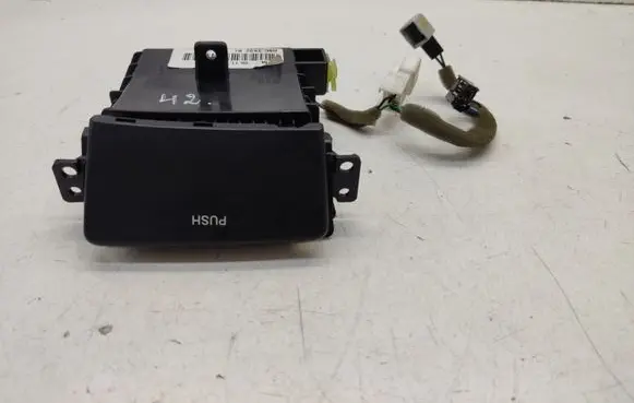 Hyundai Tucson JM Car ashtray 845502E900 U025873800 U025923800