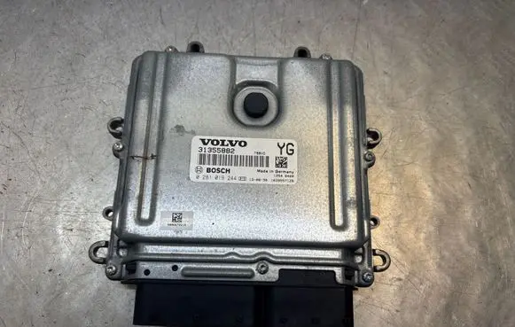 Volvo V60 Engine control unit/module 31355882